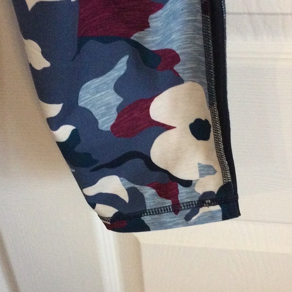 Old Navy Active Leggings Medium - Picture 5 of 7